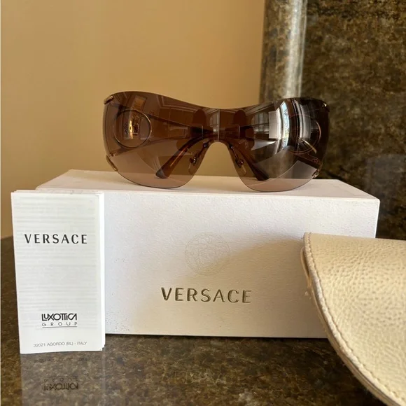 Vintage & Rare Versace Shield Brown Sunglasses with White Case - Picture 3 of 4